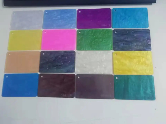 두꺼운 투명한 방풍 유리 패널 프라이스 업체들은 캐스트 아크릴 시트를 분류하기 위해 잘립니다